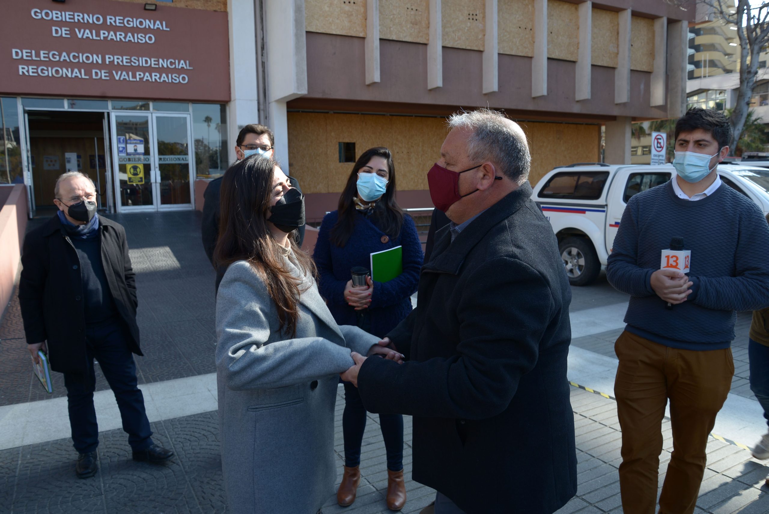 Gobernador Rodrigo Mundaca y alcaldesa Macarena Ripamonti definen aspectos prioritarios para desarrollar trabajo en conjunto