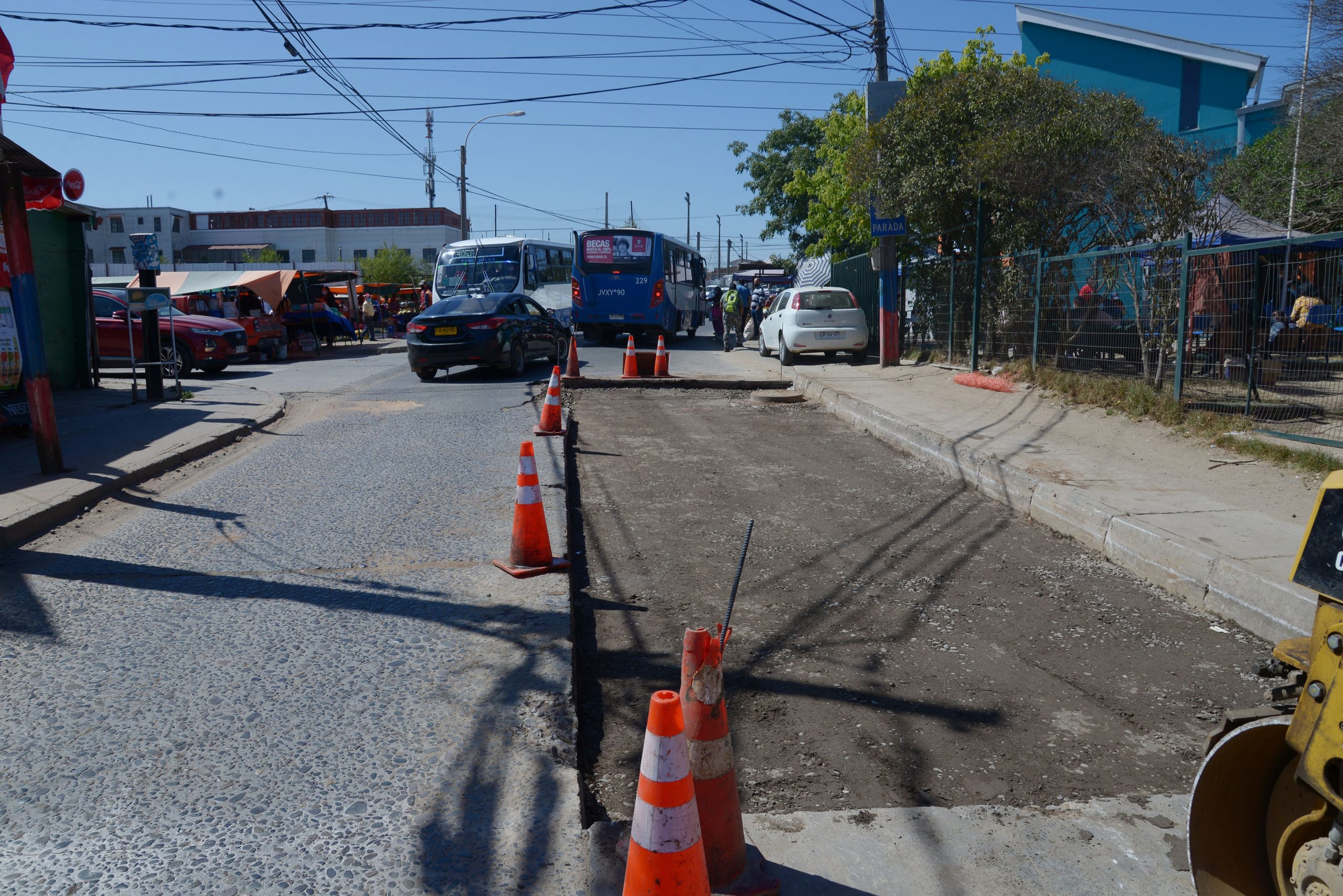 Tras años sin mejoras el Municipio de Viña del Mar está realizando trabajos de bacheo y recarpeteo en calle Rogelio Astudillo de Forestal