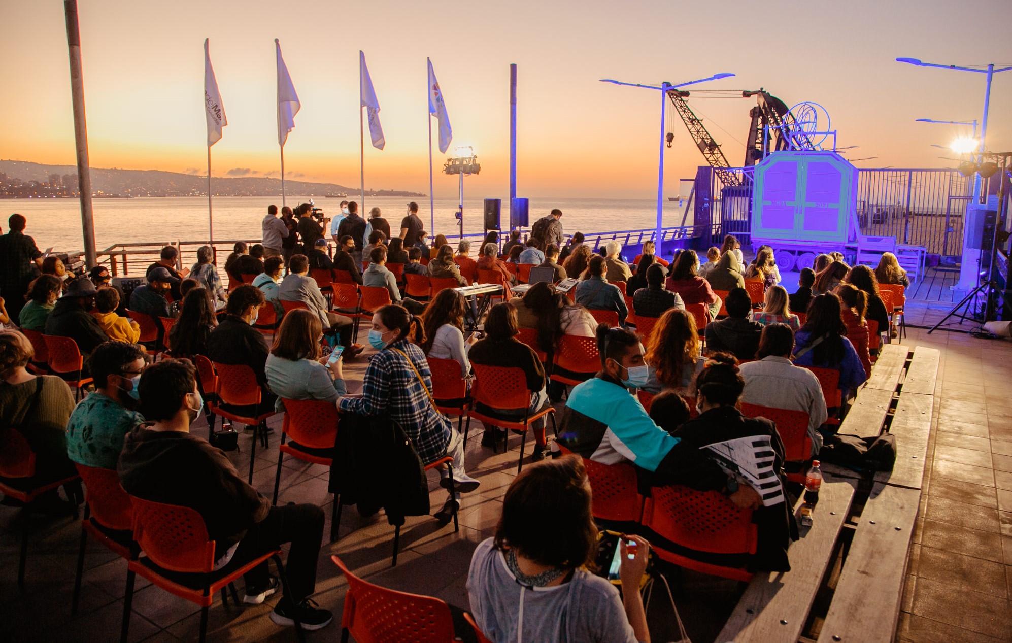 Aplaudido debut de Teatro a Mil en Muelle Vergara de Viña del Mar