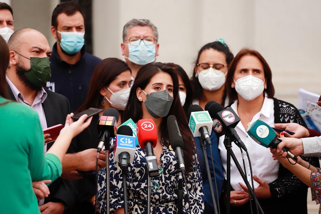 Alcaldesa Ripamonti se reunió con ministra Siches para coordinar acciones de seguridad comunal
